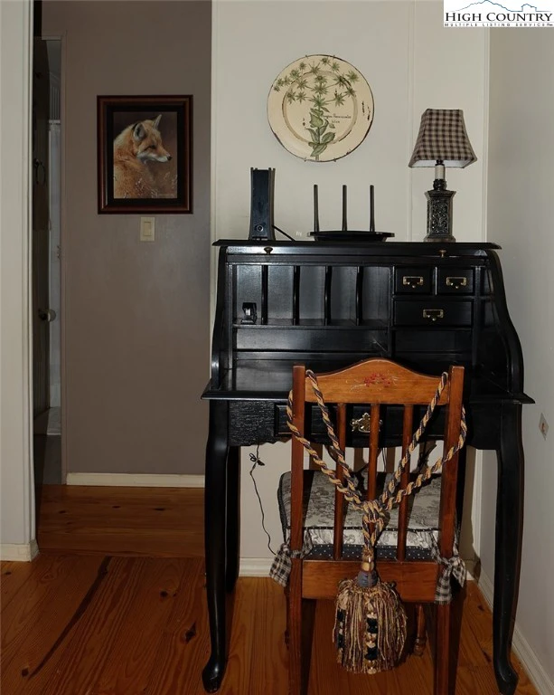 Image number 29 for the current listing