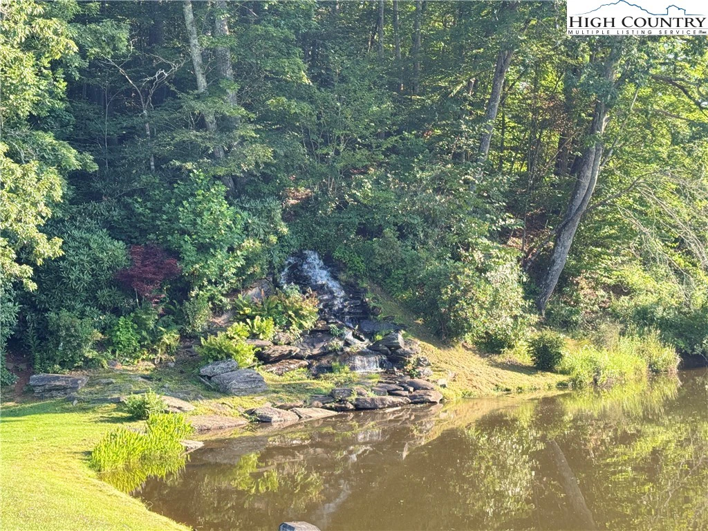Image number 18 for the current listing