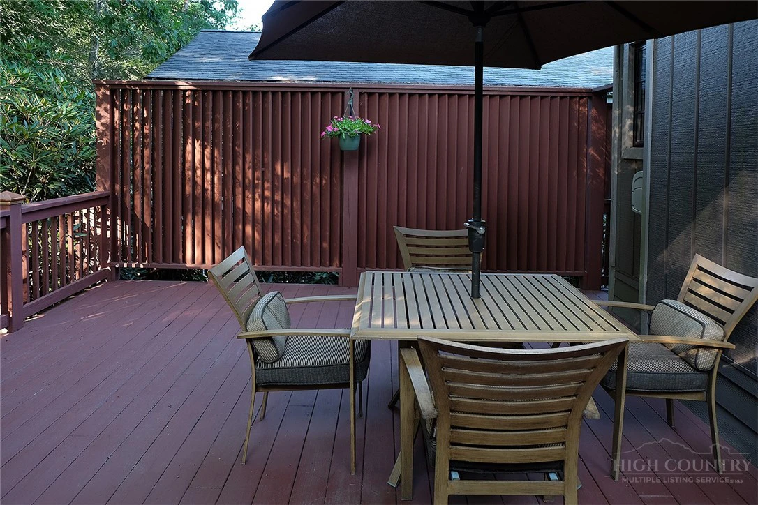 Image number 16 for the current listing