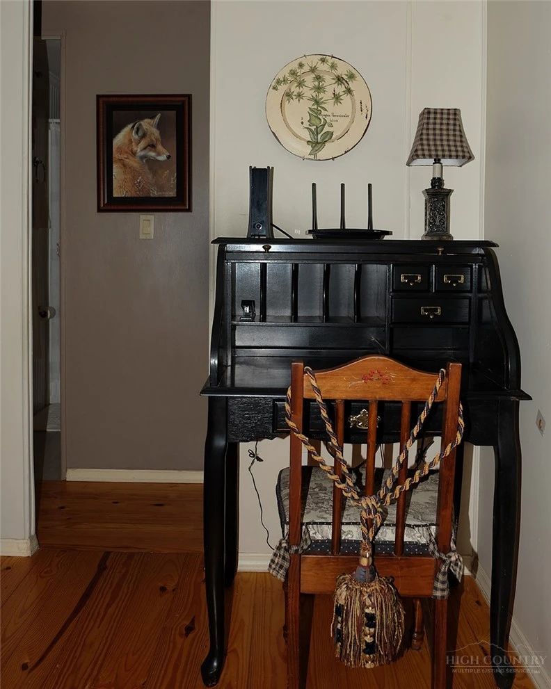 Image number 9 for the current listing
