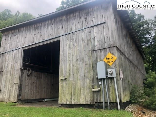 Image number 5 for the current listing