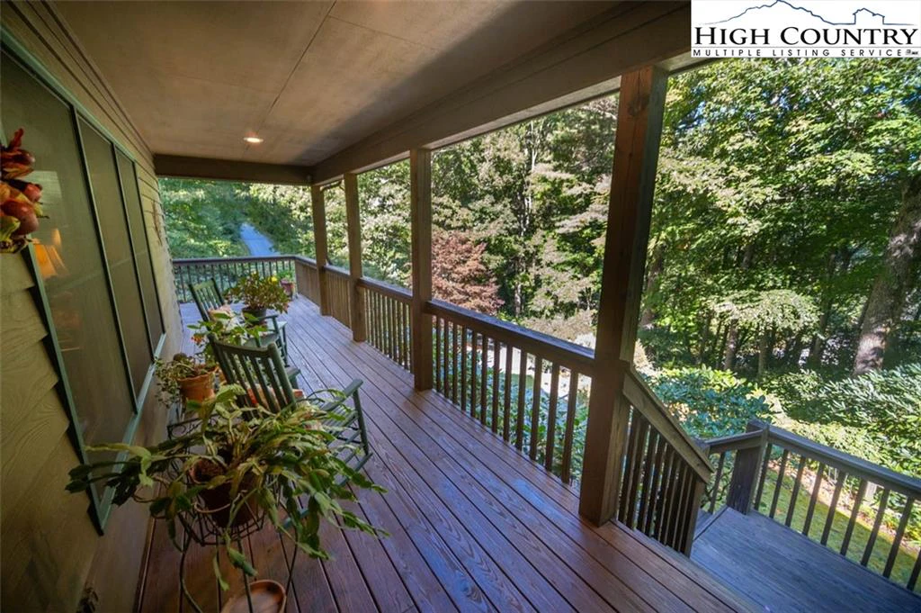 Image number 13 for the current listing