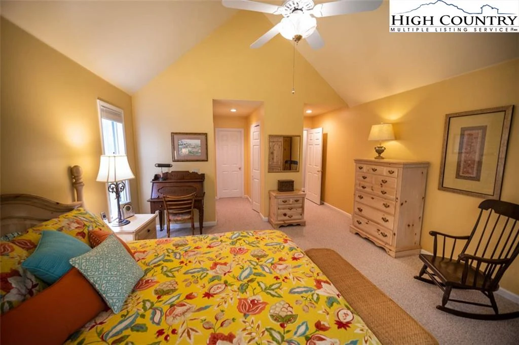 Image number 11 for the current listing