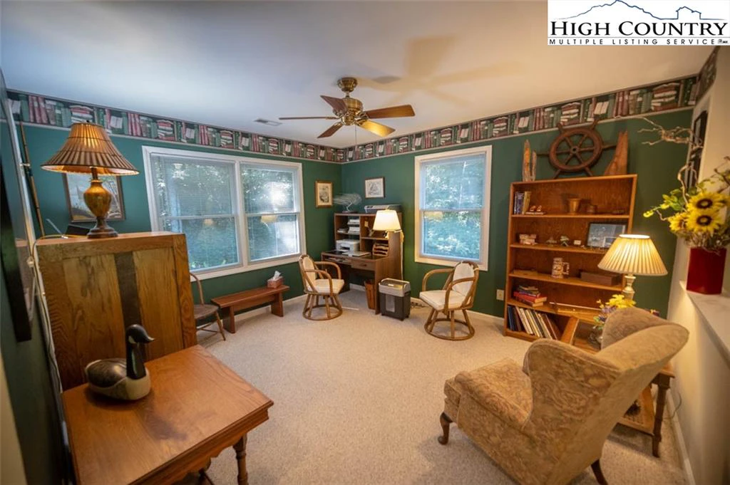 Image number 16 for the current listing