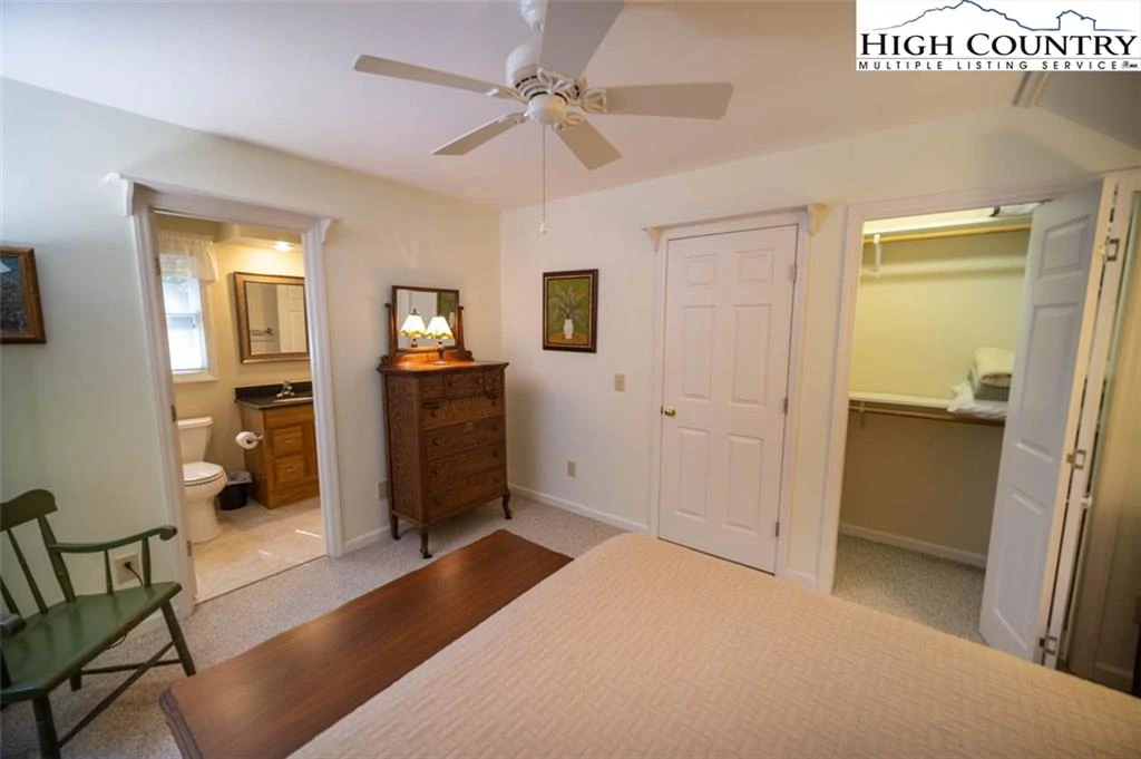 Image number 18 for the current listing