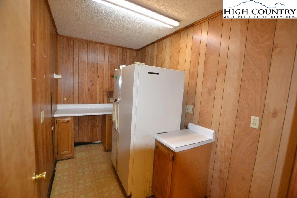 Image number 12 for the current listing