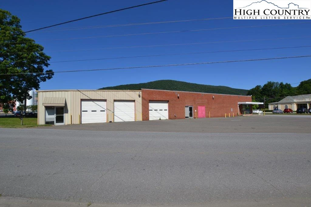 Image number 20 for the current listing