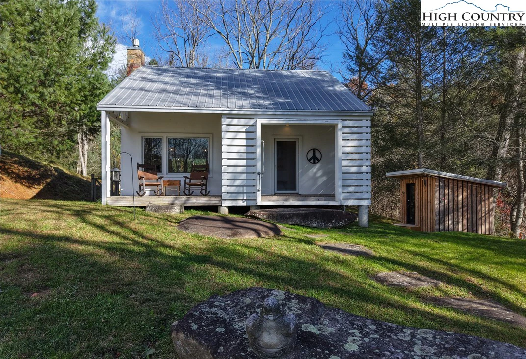 Image number 1 for the current listing