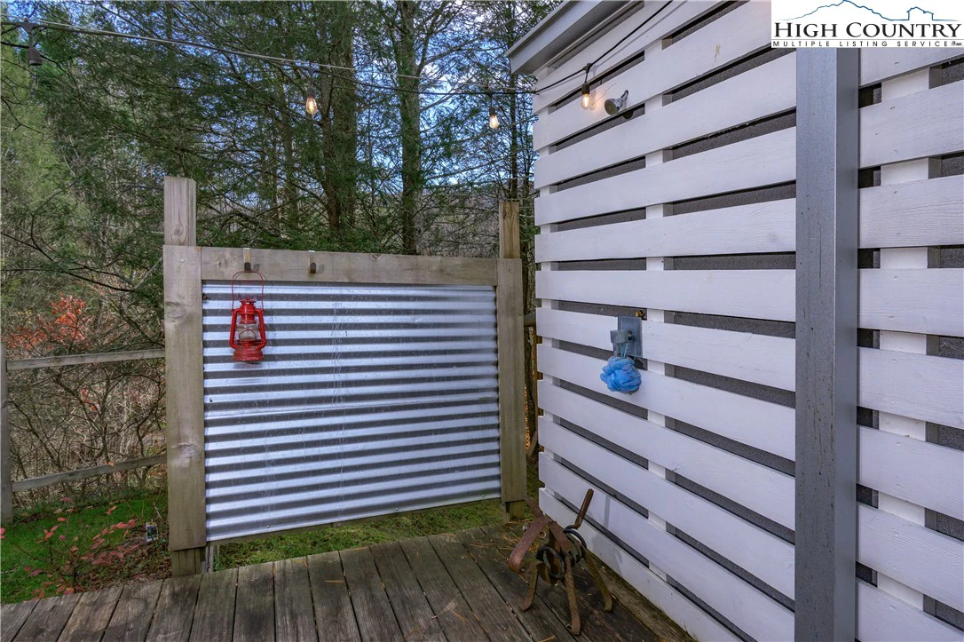 Image number 6 for the current listing