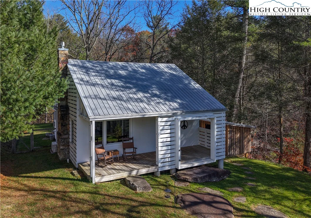 Image number 11 for the current listing