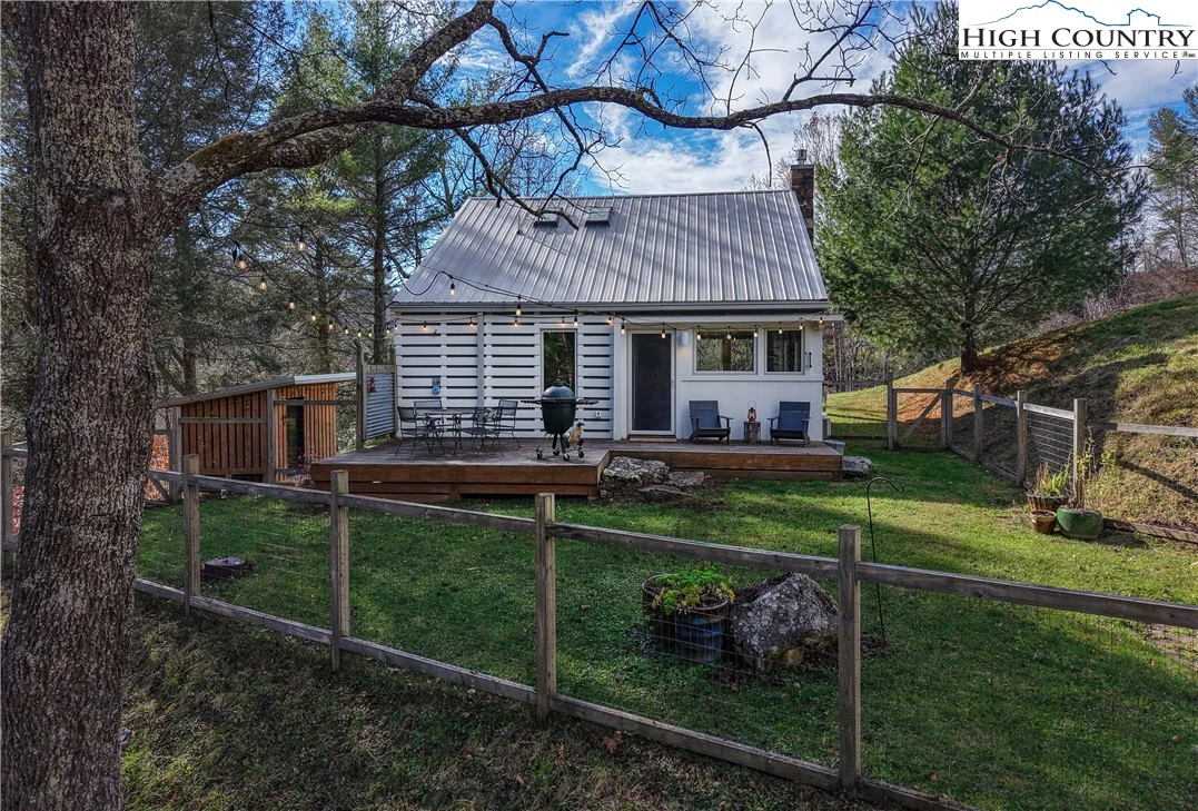 Image number 13 for the current listing