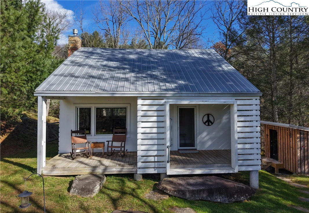 Image number 15 for the current listing