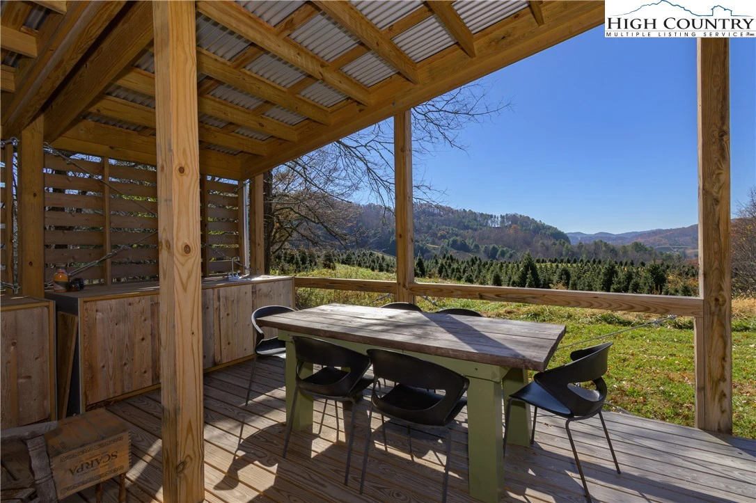 Image number 16 for the current listing