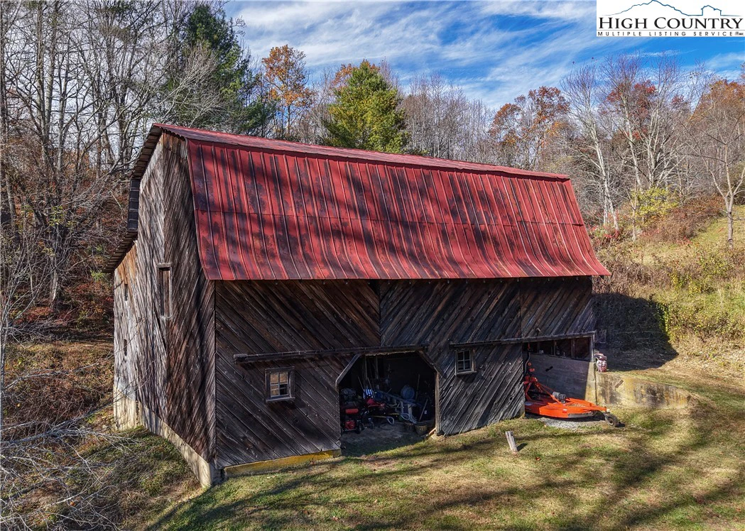 Image number 19 for the current listing