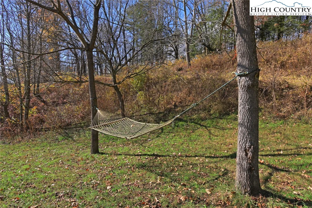 Image number 21 for the current listing