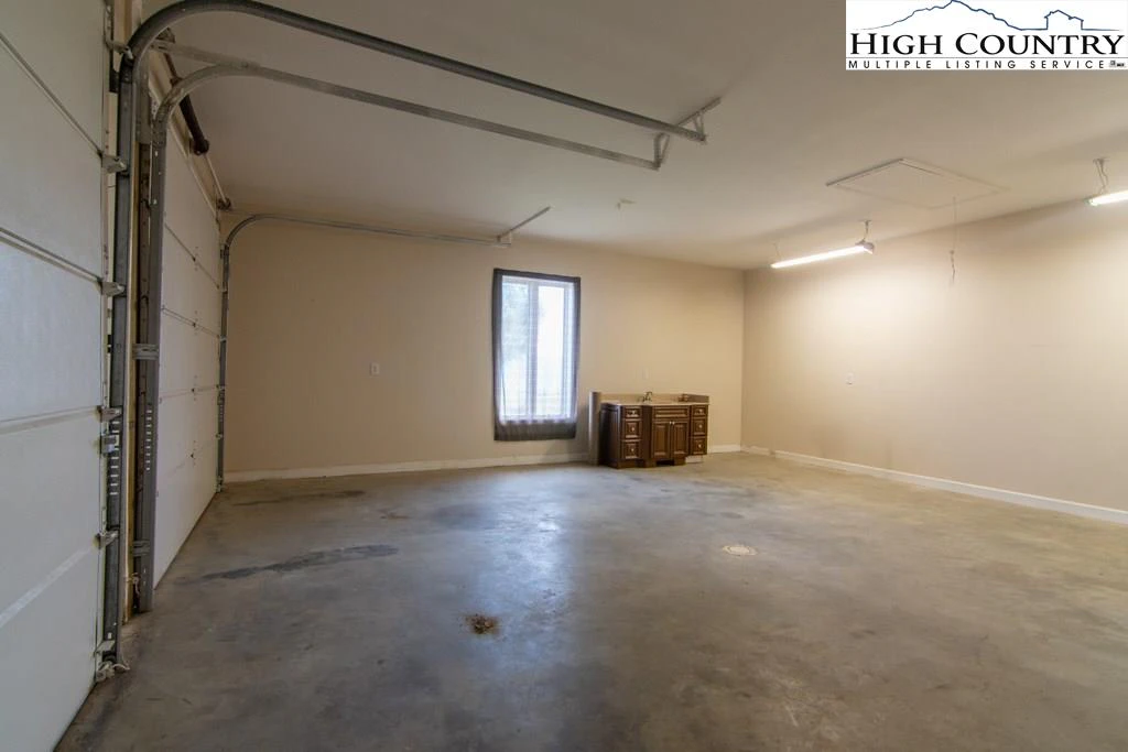 Image number 5 for the current listing