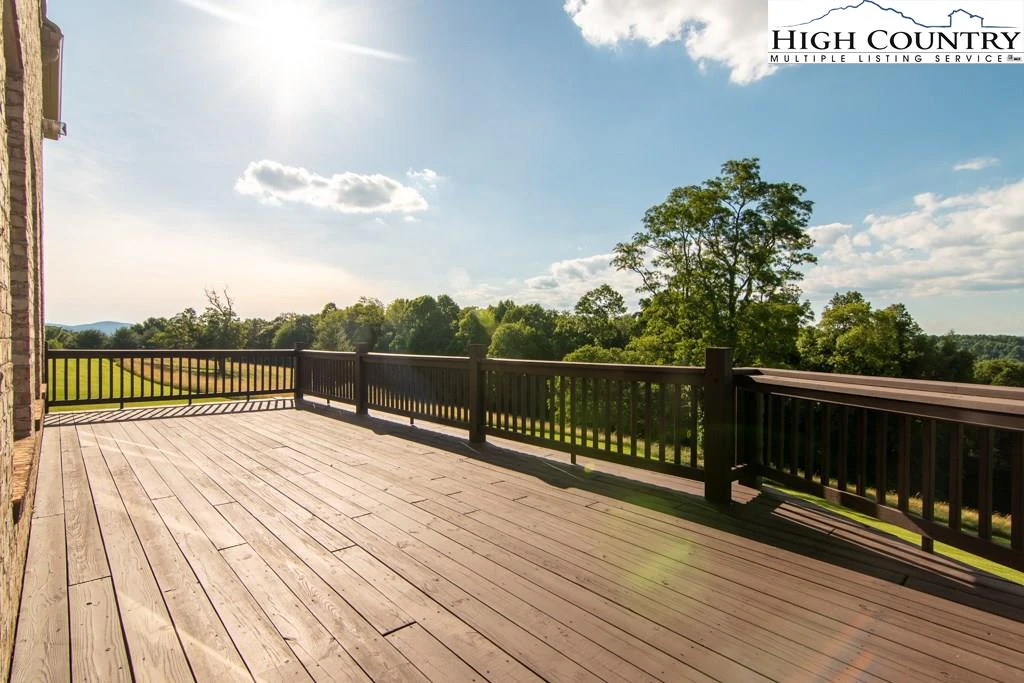 Image number 2 for the current listing