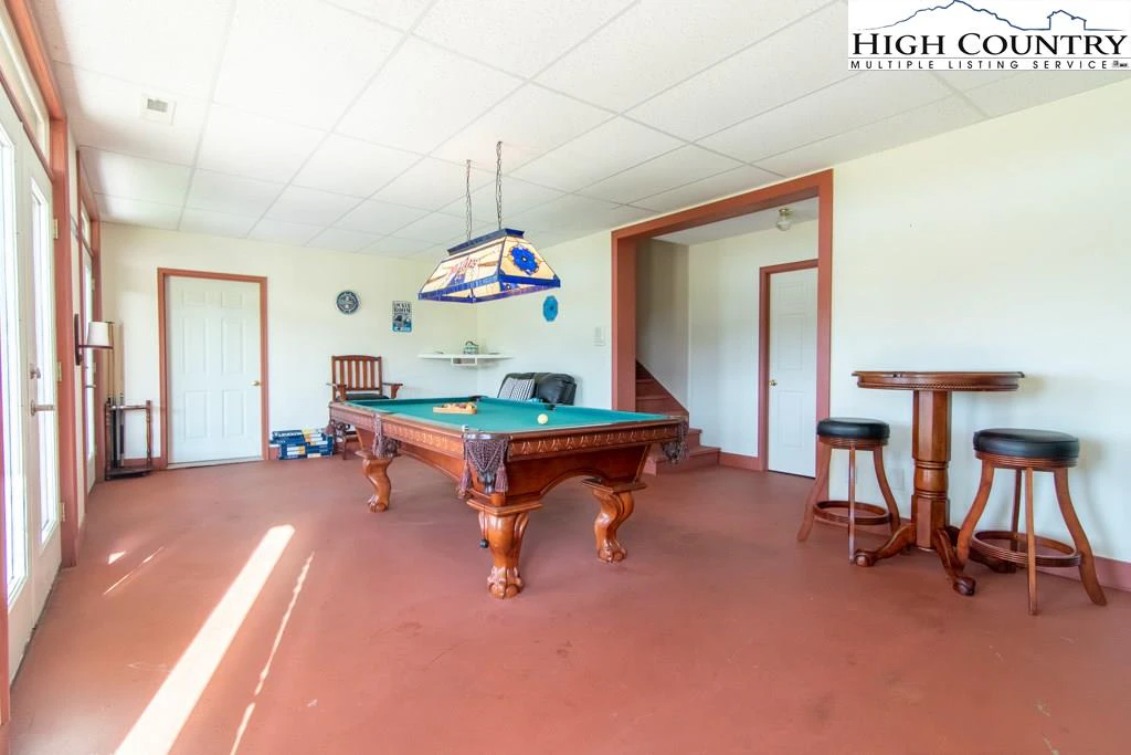 Image number 18 for the current listing