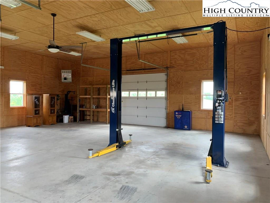 Image number 21 for the current listing