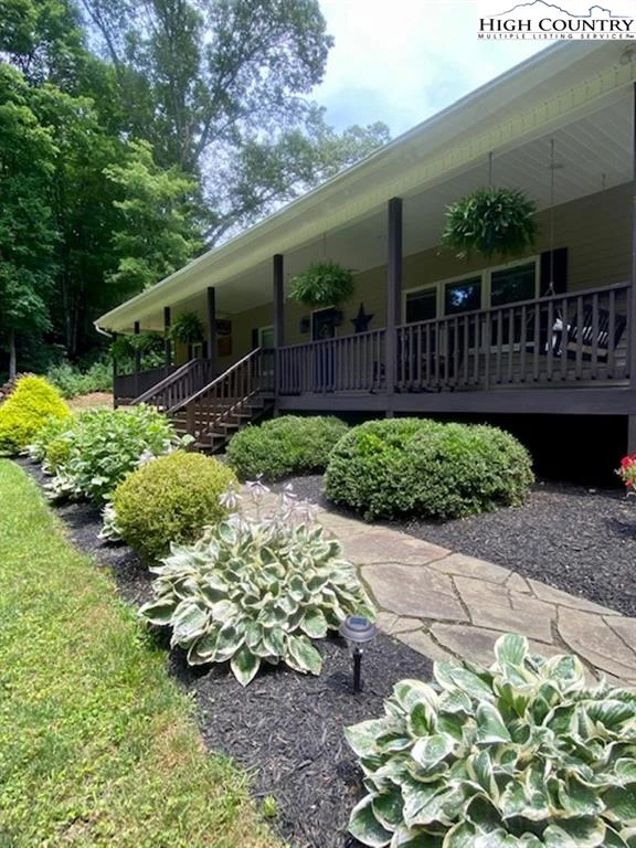 Image number 21 for the current listing