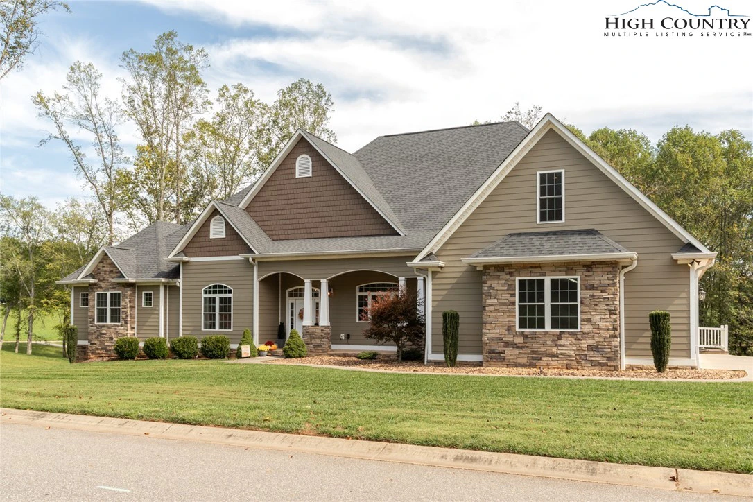 Image number 1 for the current listing