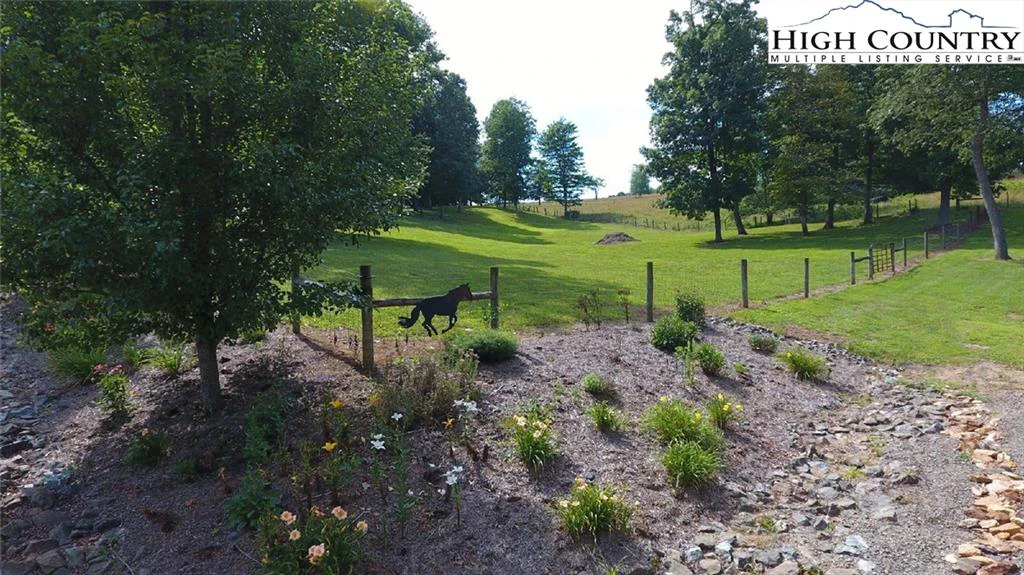 Image number 5 for the current listing