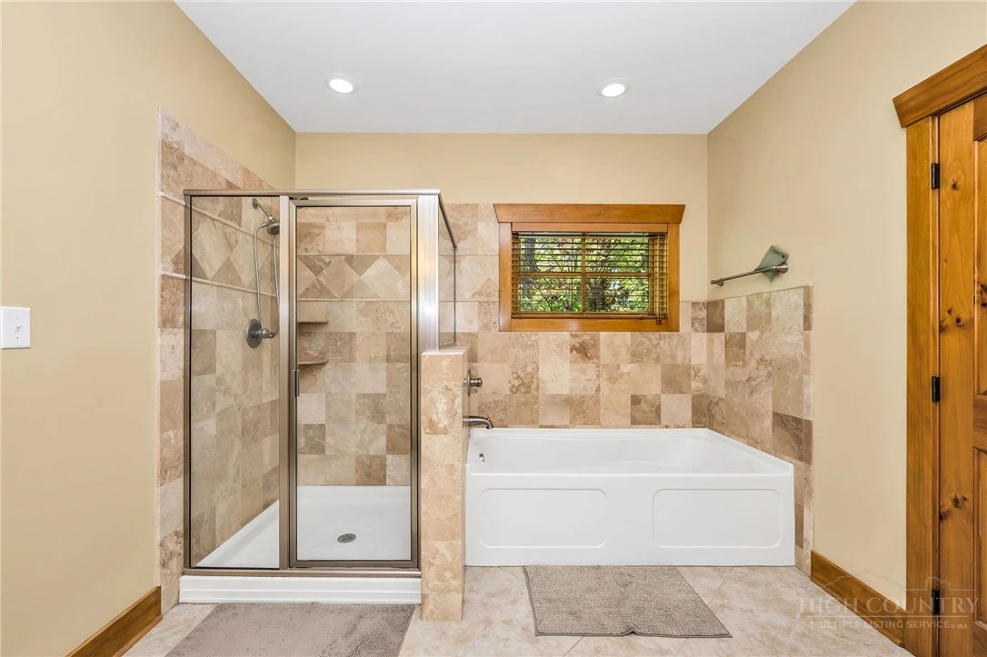 Image number 12 for the current listing