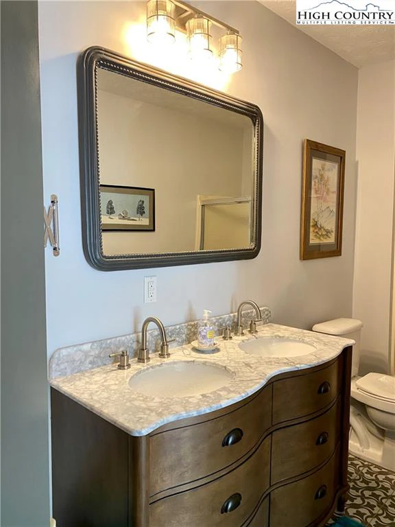 Image number 5 for the current listing