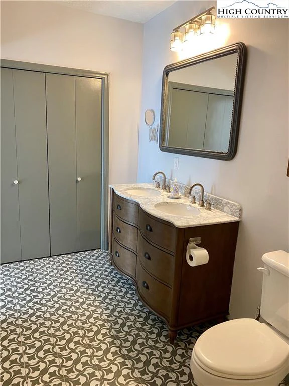 Image number 6 for the current listing