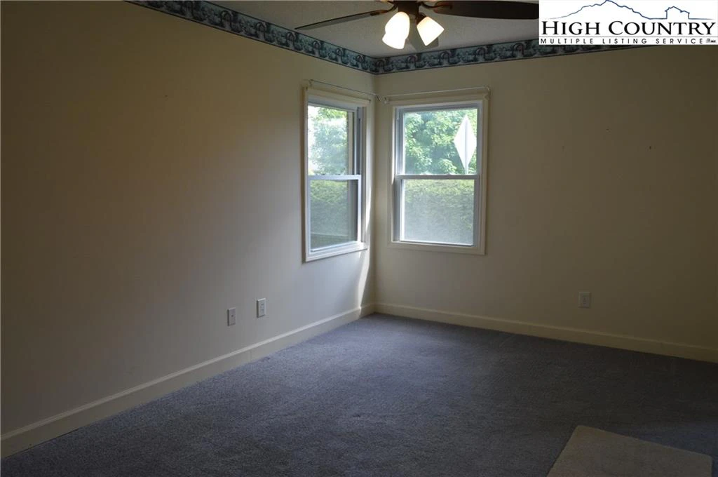 Image number 12 for the current listing