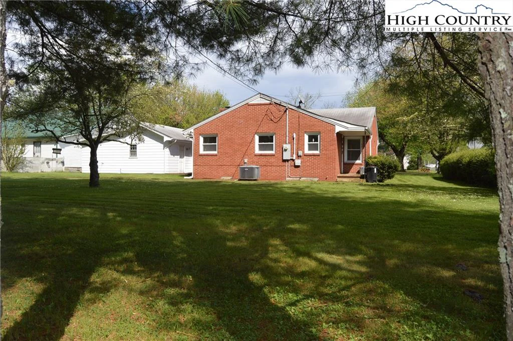 Image number 15 for the current listing