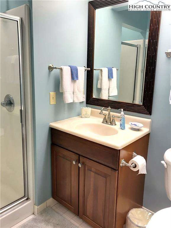 Image number 7 for the current listing