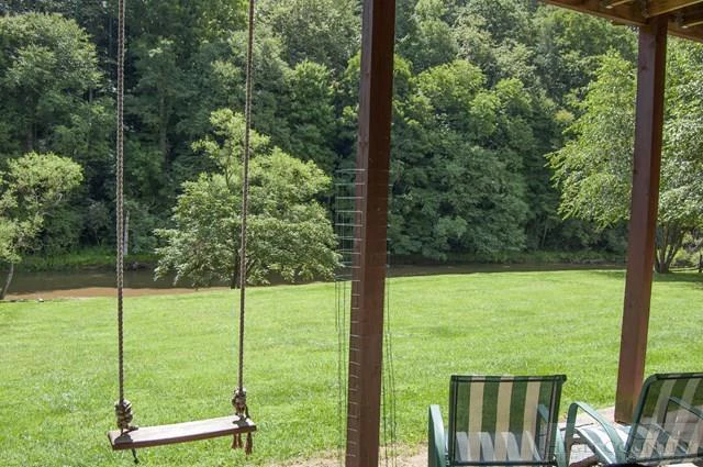Image number 15 for the current listing