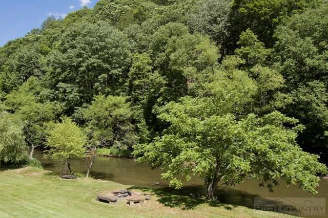Image number 10 for the current listing