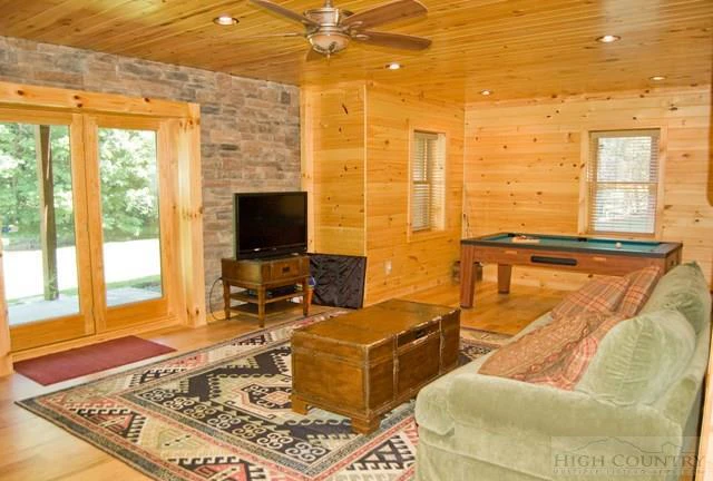 Image number 20 for the current listing