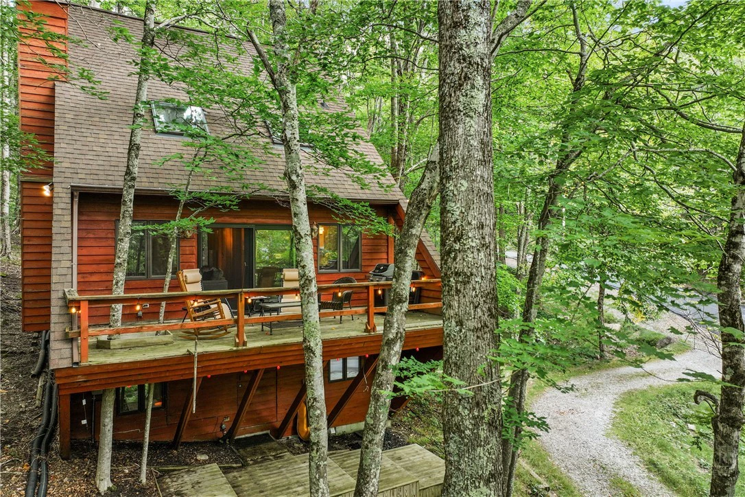 Image number 1 for the current listing