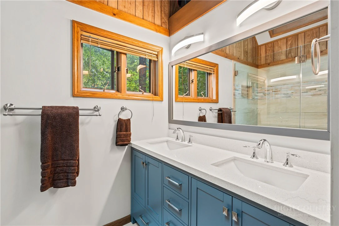 Image number 2 for the current listing
