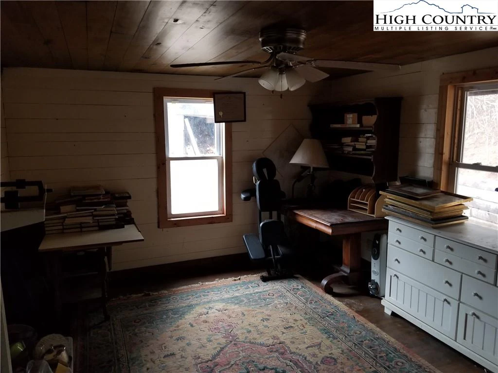 Image number 12 for the current listing