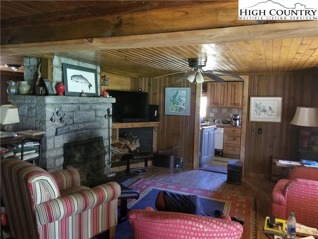 Image number 5 for the current listing