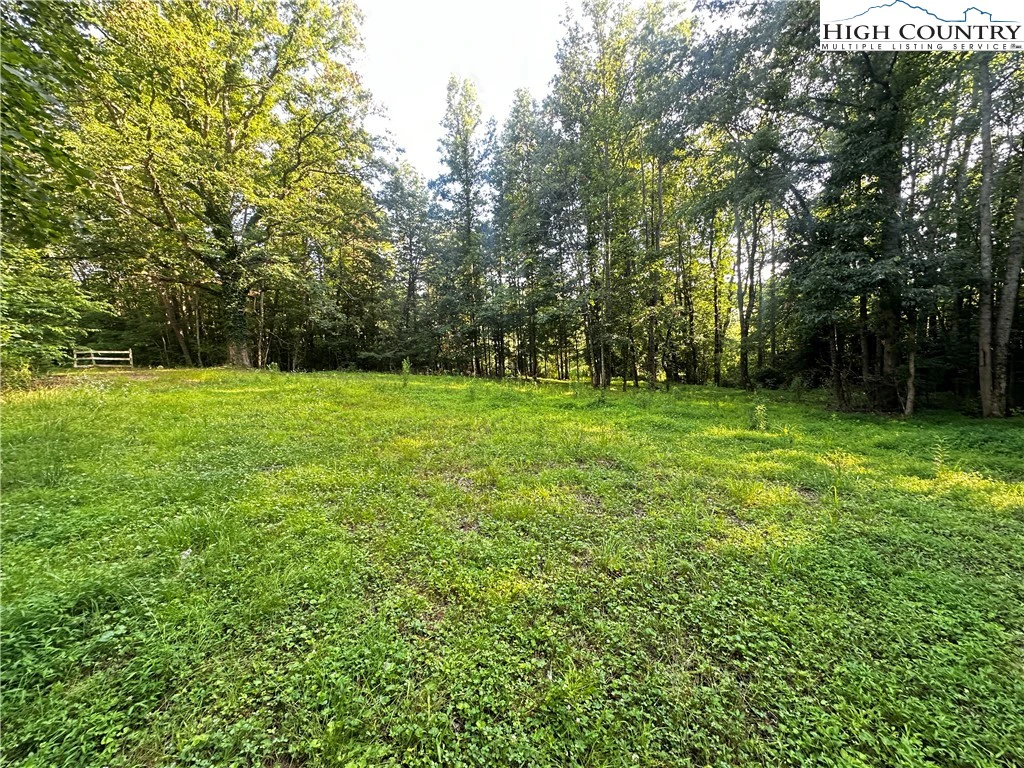 Image number 9 for the current listing