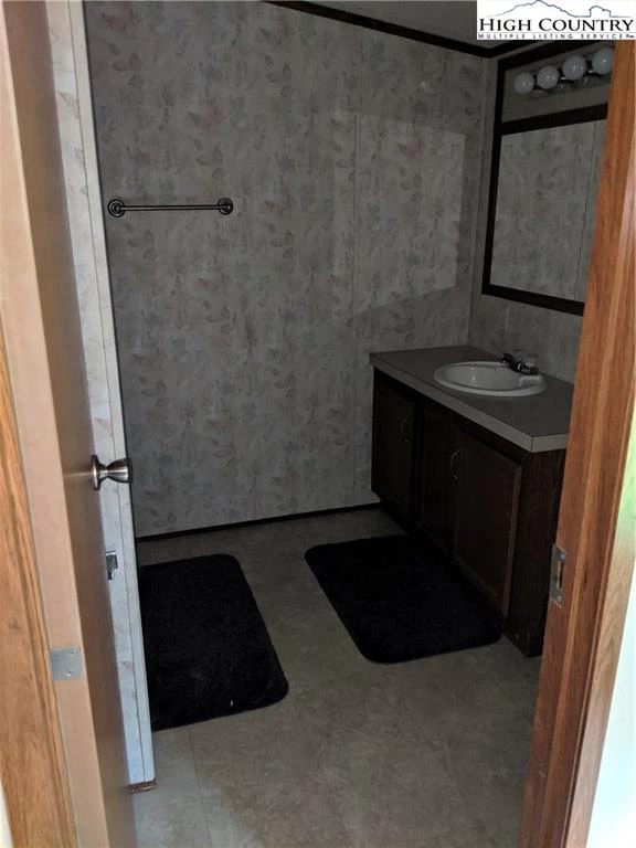 Image number 11 for the current listing