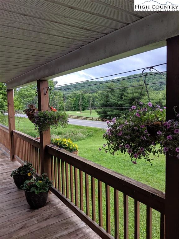 Image number 5 for the current listing