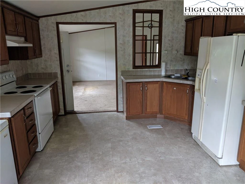 Image number 7 for the current listing