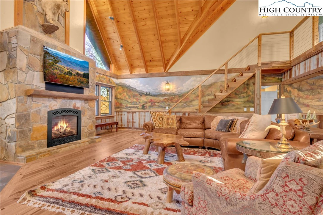 Image number 43 for the current listing