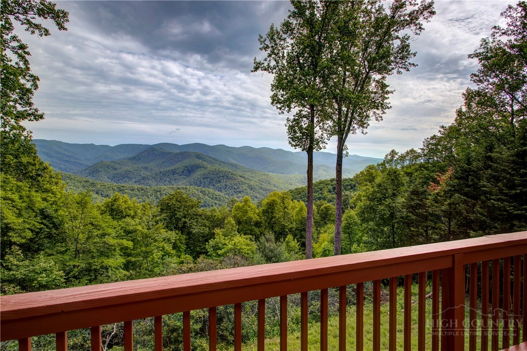 Image number 9 for the current listing