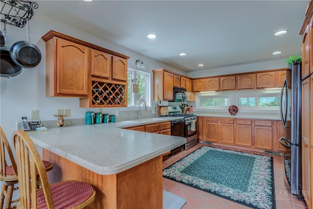 Image number 18 for the current listing