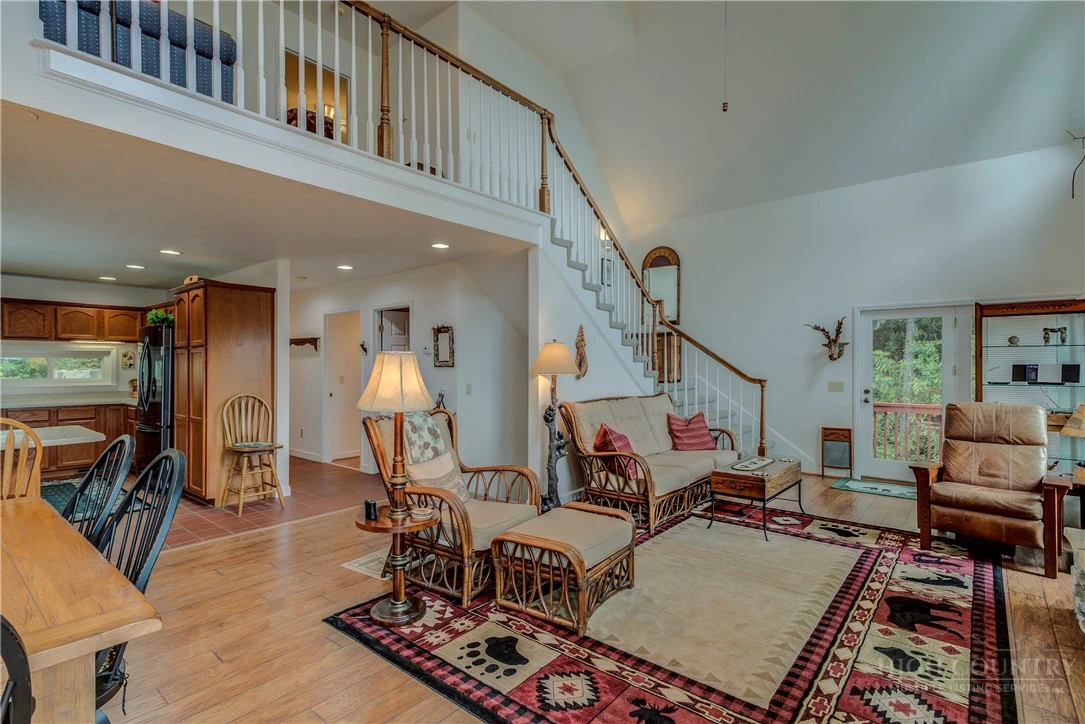 Image number 21 for the current listing