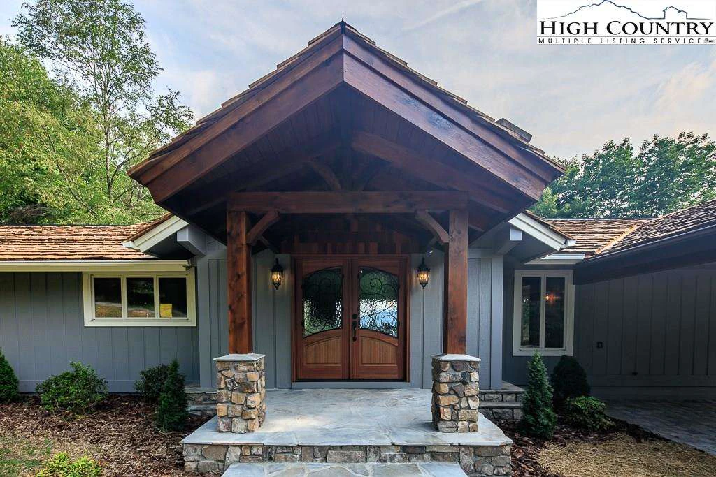 Image number 11 for the current listing