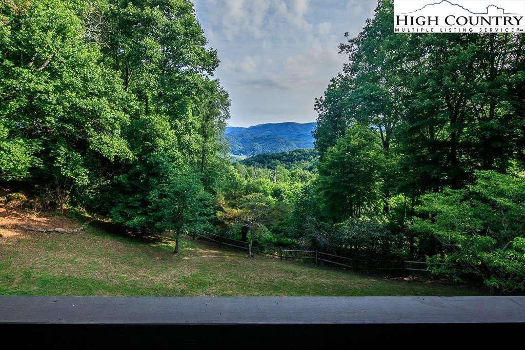 Image number 13 for the current listing