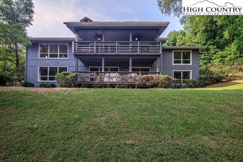 Image number 14 for the current listing